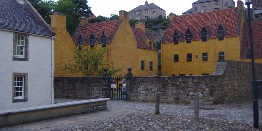 Culross: The Palace, the Abbey and Old Kirk